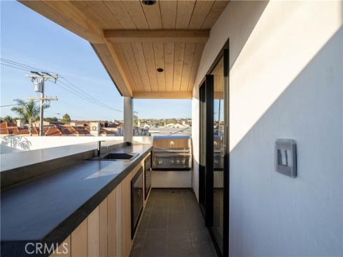 519 Narcissus B Avenue, Corona del Mar, CA