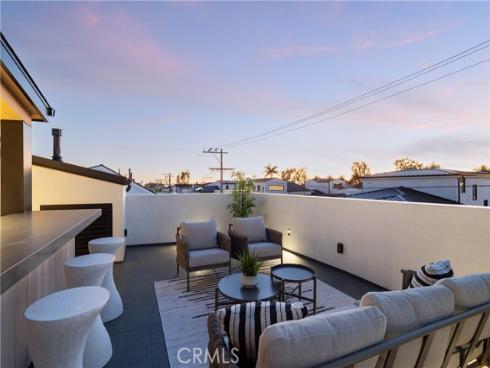 519 Narcissus B Avenue, Corona del Mar, CA