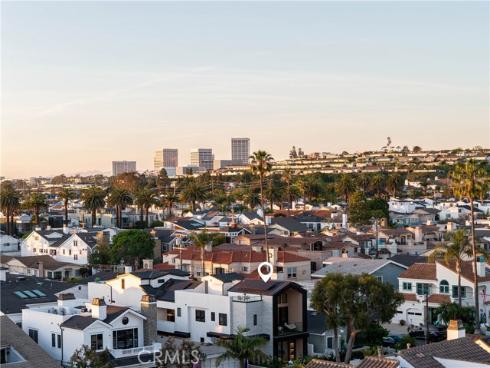519 Narcissus B Avenue, Corona del Mar, CA