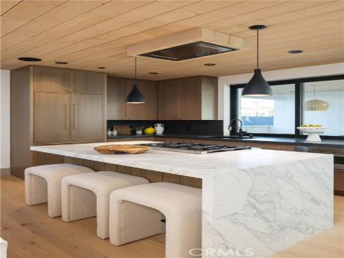 519 Narcissus B Avenue, Corona del Mar, CA