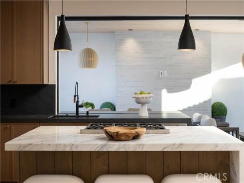 519 Narcissus B Avenue, Corona del Mar, CA