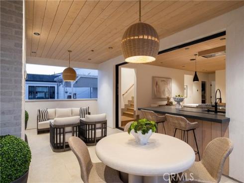 519 Narcissus B Avenue, Corona del Mar, CA