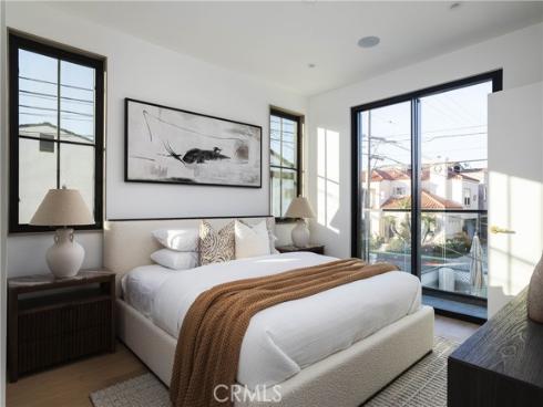 519 Narcissus B Avenue, Corona del Mar, CA