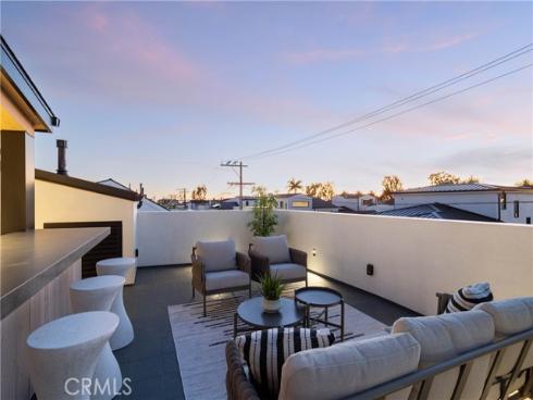 519 Narcissus Avenue, Corona del Mar, CA
