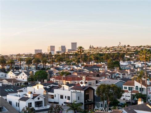 519 Narcissus Avenue, Corona del Mar, CA