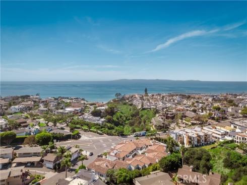 401  Seaward  2  Road, Corona del Mar, CA