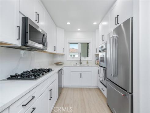 401  Seaward  2  Road, Corona del Mar, CA