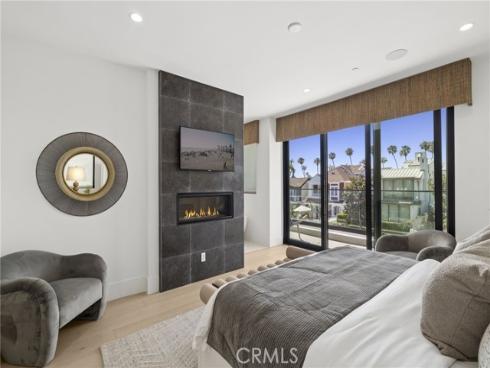 716  Heliotrope  , Corona del Mar, CA