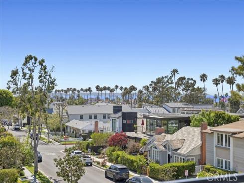 716  Heliotrope  , Corona del Mar, CA