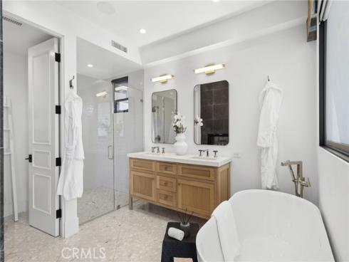 716  Heliotrope  , Corona del Mar, CA