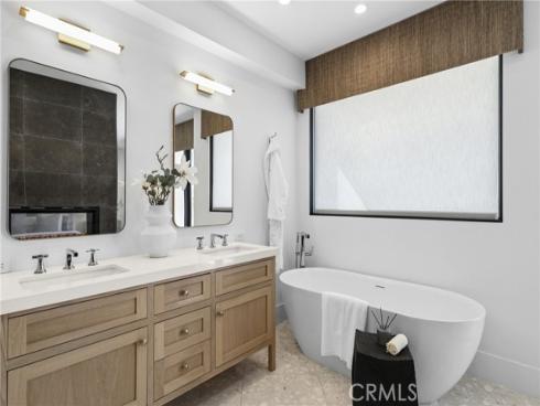 716  Heliotrope  , Corona del Mar, CA