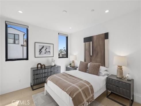 716  Heliotrope  , Corona del Mar, CA