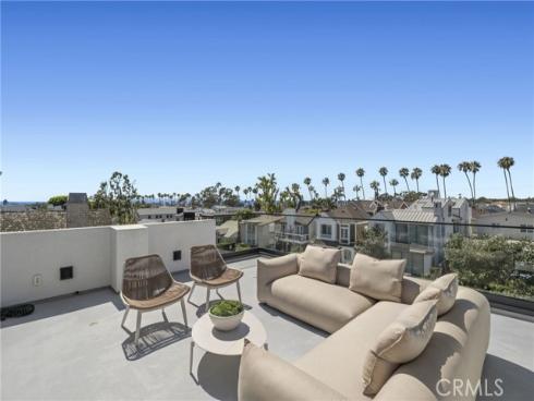 716  Heliotrope  , Corona del Mar, CA
