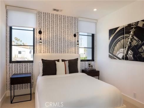 304  Goldenrod   Avenue, Corona del Mar, CA