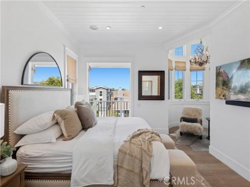 718  Poinsettia   Avenue, Corona del Mar, CA