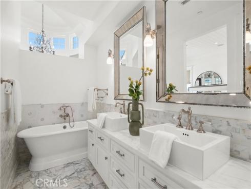 718  Poinsettia   Avenue, Corona del Mar, CA