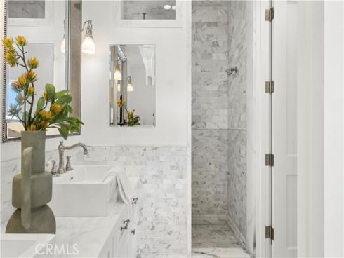 718  Poinsettia   Avenue, Corona del Mar, CA