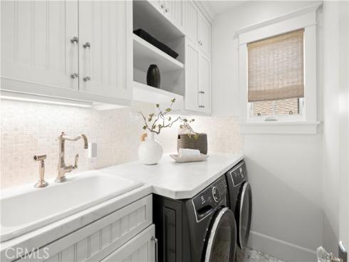 718  Poinsettia   Avenue, Corona del Mar, CA