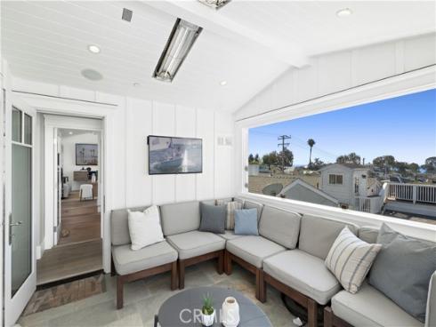 718  Poinsettia   Avenue, Corona del Mar, CA