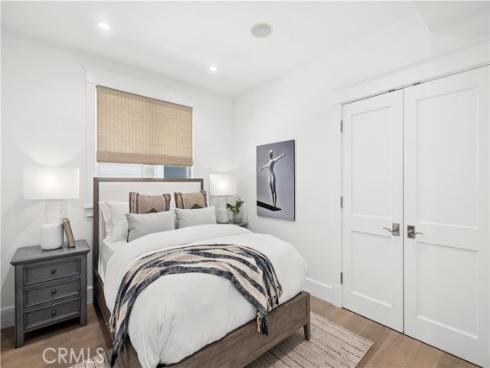 718  Poinsettia   Avenue, Corona del Mar, CA