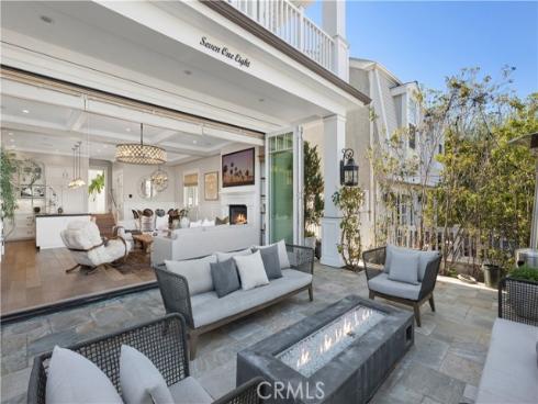 718  Poinsettia   Avenue, Corona del Mar, CA