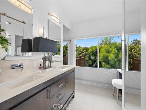 23  Canyon Crest  , Corona del Mar, CA