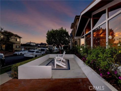 221 Larkspur Avenue, Corona del Mar, CA