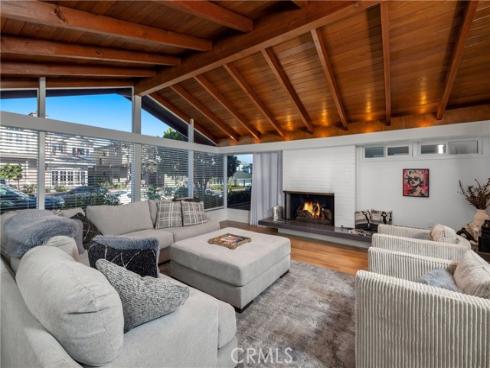 221 Larkspur Avenue, Corona del Mar, CA