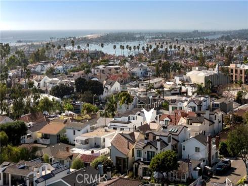 517  Larkspur  , Corona del Mar, CA