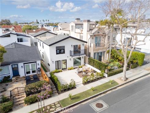 707  Begonia   Avenue, Corona del Mar, CA