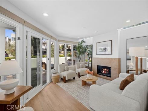 708  Iris  A  Avenue, Corona del Mar, CA