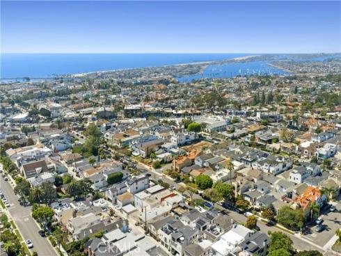 708  Iris  A  Avenue, Corona del Mar, CA