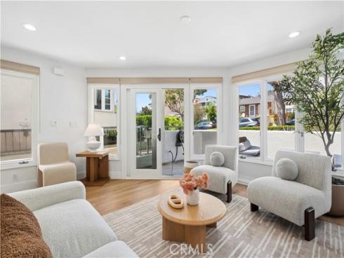 708  Iris  A  Avenue, Corona del Mar, CA