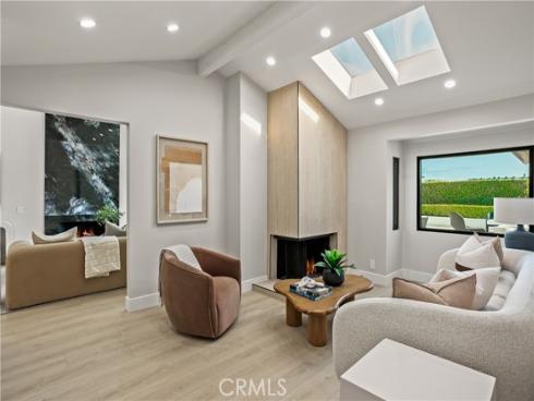 10  White Water   Drive, Corona del Mar, CA