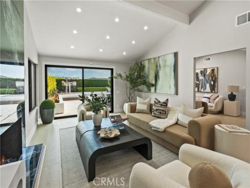 10  White Water   Drive, Corona del Mar, CA