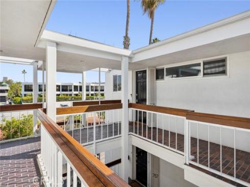 775  Avocado  , Corona del Mar, CA