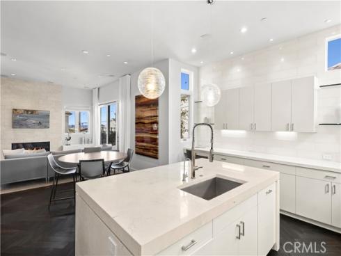 3731  5th   Avenue, Corona del Mar, CA