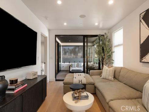 521  Iris   Avenue, Corona del Mar, CA