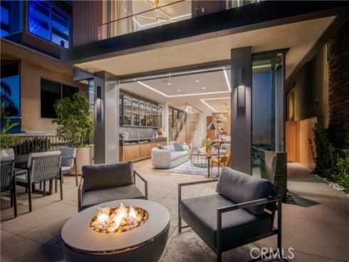 2516  Ocean   Boulevard, Corona del Mar, CA