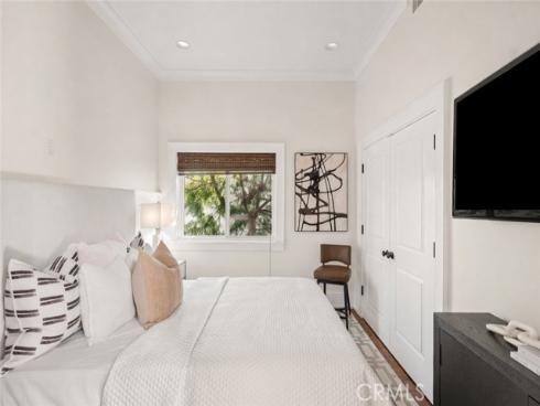 516 Poinsettia B Avenue, Corona del Mar, CA