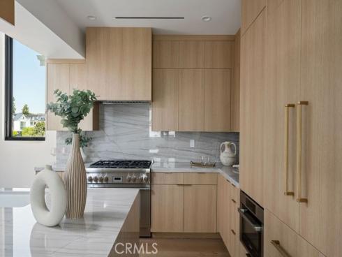 518 Poinsettia B Avenue, Corona del Mar, CA