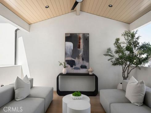 518 Poinsettia B Avenue, Corona del Mar, CA