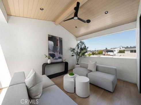 518 Poinsettia B Avenue, Corona del Mar, CA