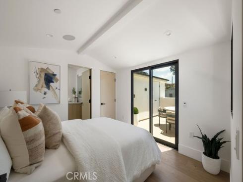 518 Poinsettia B Avenue, Corona del Mar, CA