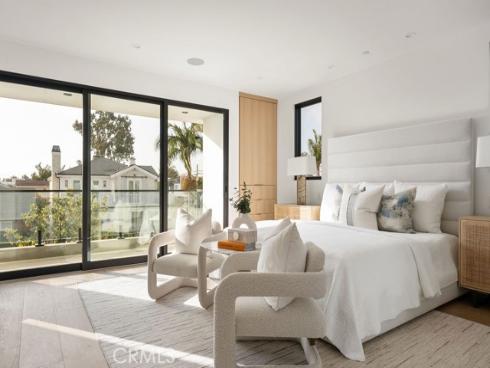 518 Poinsettia Avenue, Corona del Mar, CA
