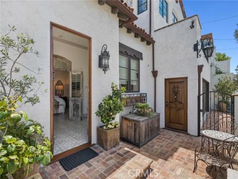 541 Hazel , Corona del Mar, CA