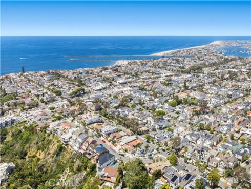 541  Hazel  , Corona del Mar, CA