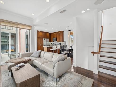 417  Poinsettia   Avenue, Corona del Mar, CA