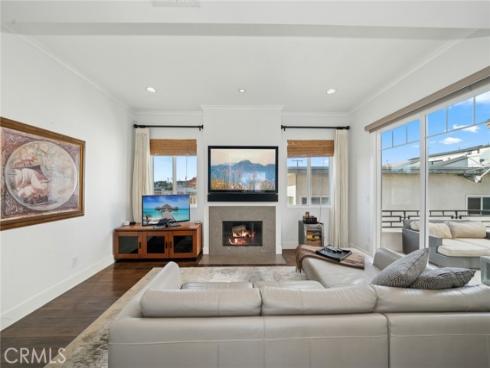 417  Poinsettia   Avenue, Corona del Mar, CA