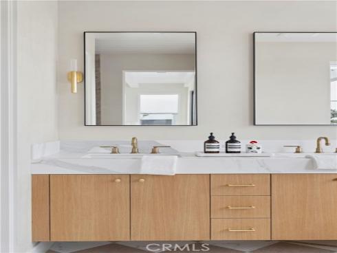 715  Poinsettia  , Corona del Mar, CA